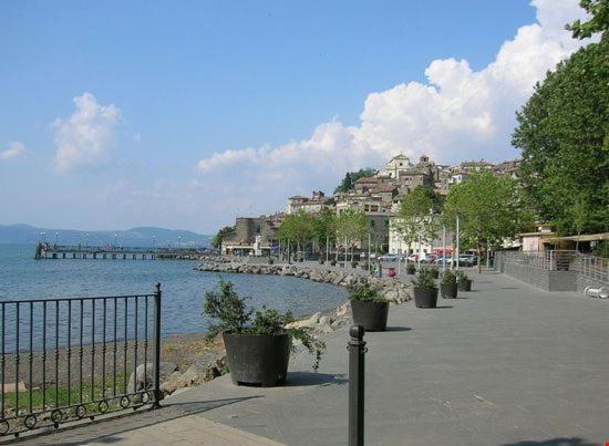 Appartamento Tra Il Borgo E Il Lago Anguillara Sabazia Buitenkant foto